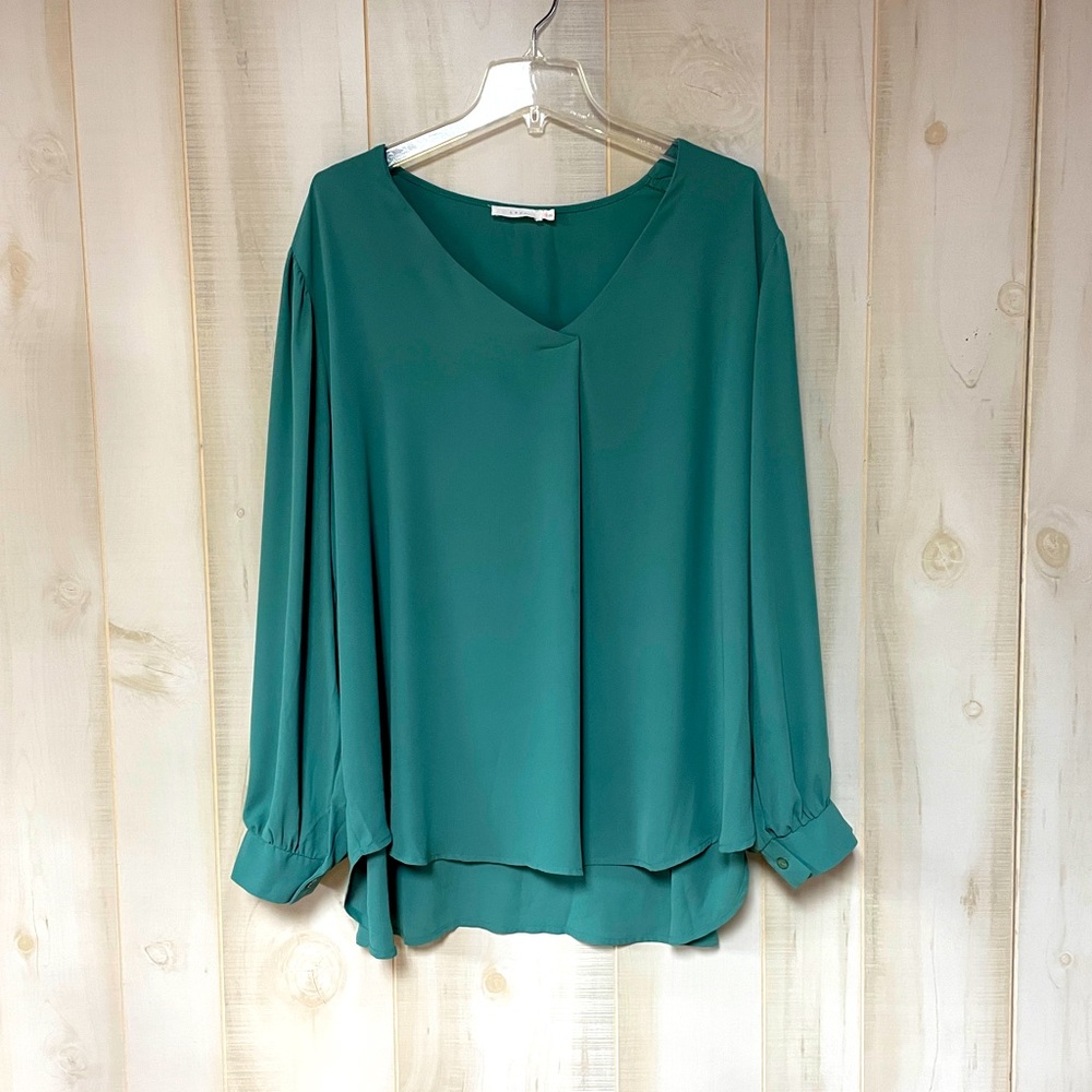 Lush Green Sheer Front Pleat V-Neck Long Sleeve Hi-Low Top Sz 3X